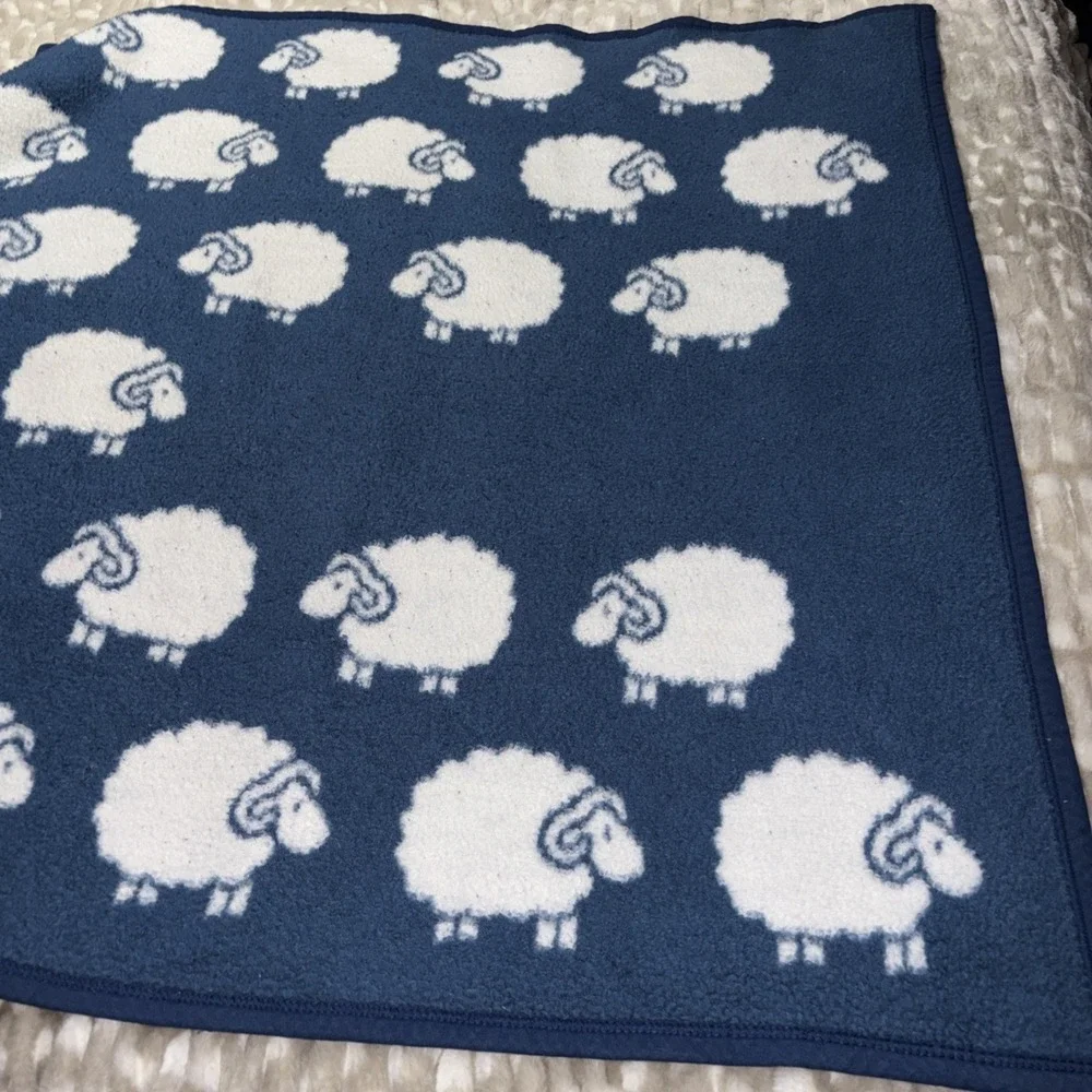 VTG BIEDERLACK BLANKET SHEEP REVERSABLE BLUE WHITE LAMB SMALL THROW 45 X 53